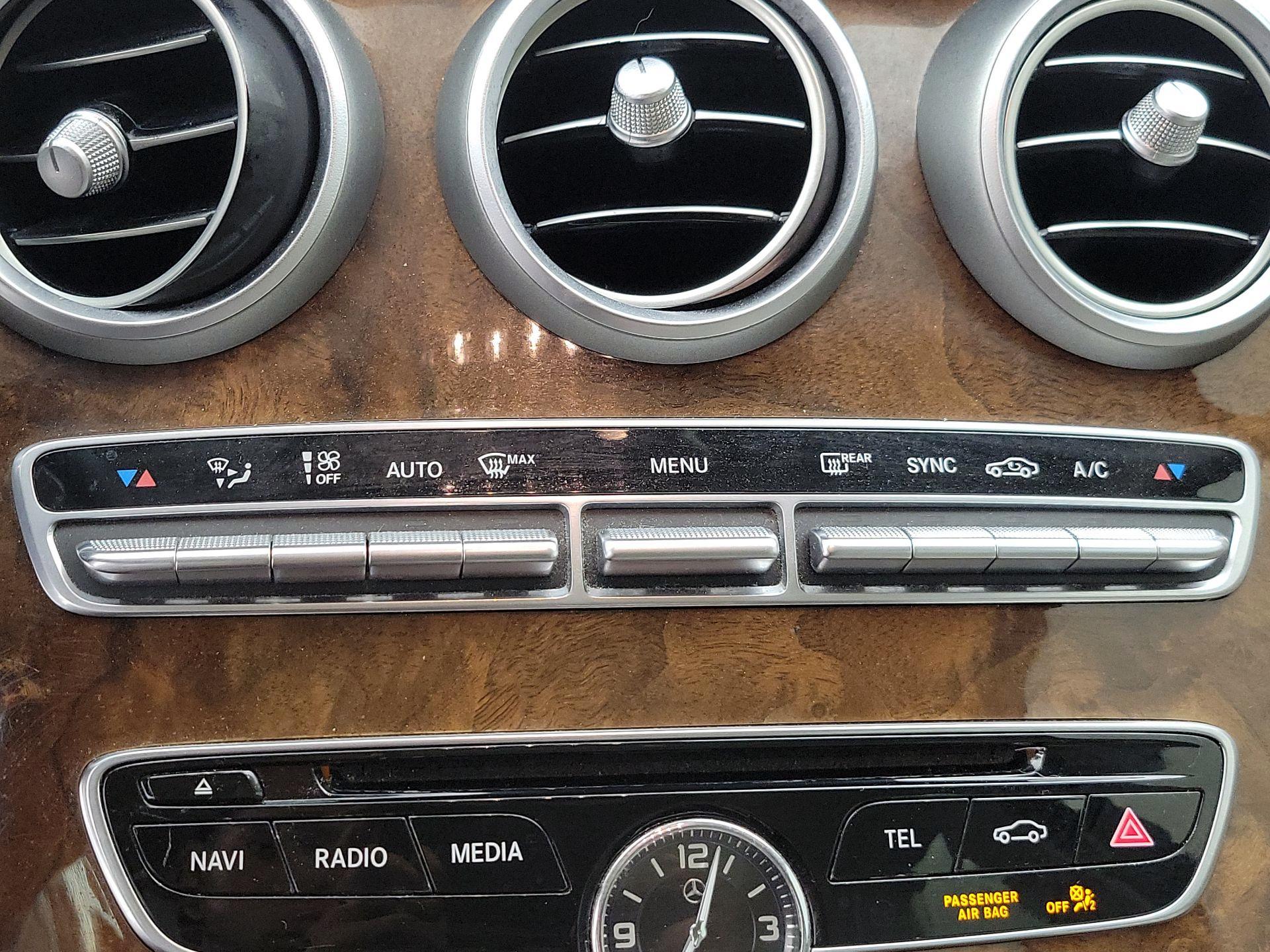 Thumbnail: 2016 Mercedes-Benz C-Class - 17