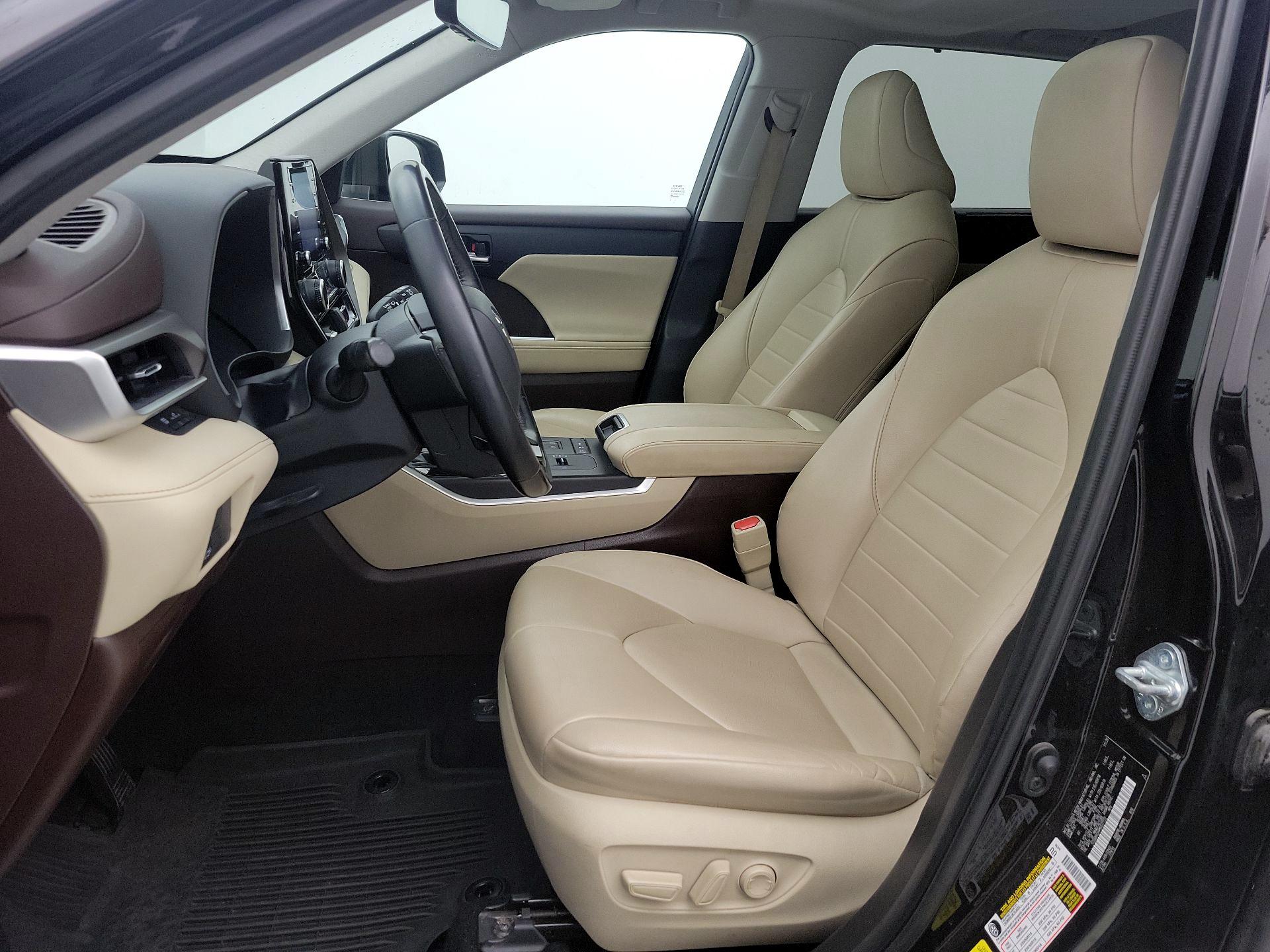 Thumbnail: 2021 Toyota Highlander - 11