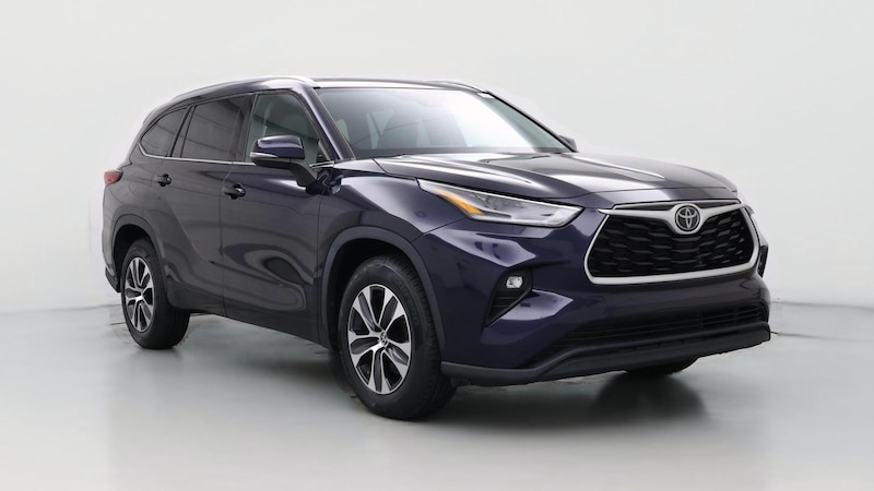 2021 Toyota Highlander XLE Hero Image
