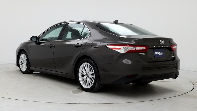 2019 Toyota Camry XLE 2