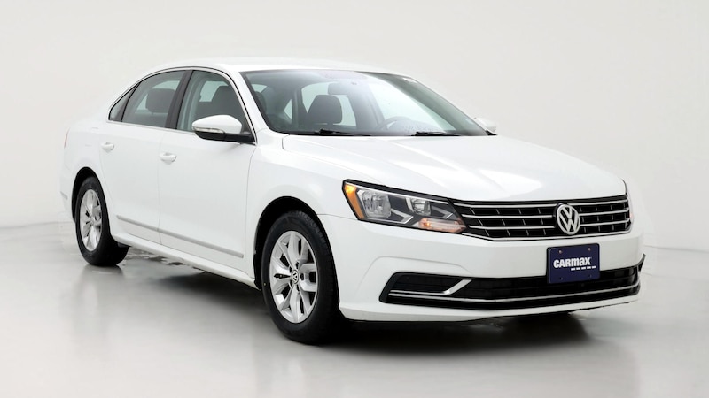 2016 Volkswagen Passat S Hero Image