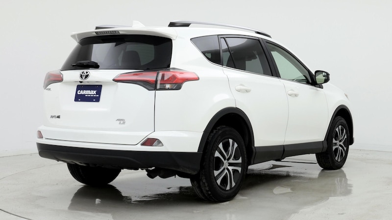 2018 Toyota RAV4 LE 8