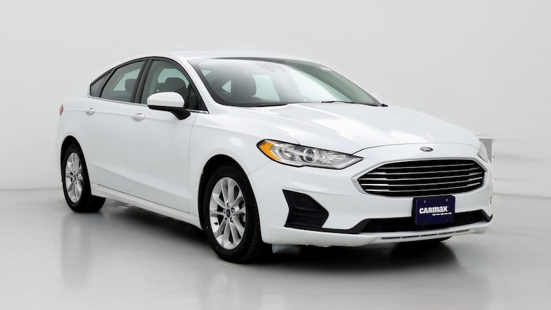 2020 Ford Fusion SE Hero Image