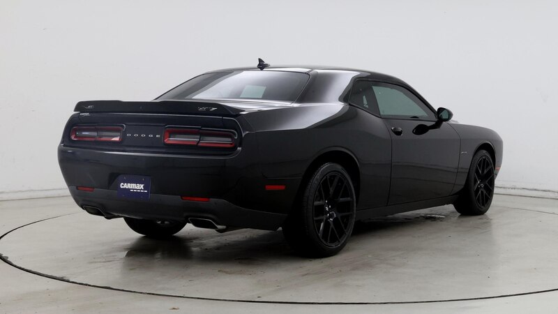 2018 Dodge Challenger R/T 8