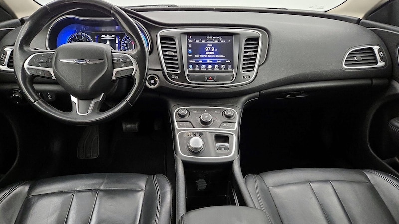 2016 Chrysler 200 Limited 9