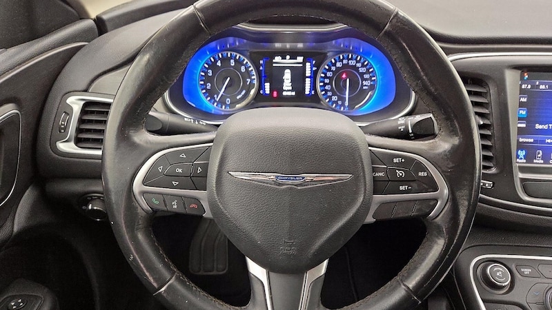 2016 Chrysler 200 Limited 10