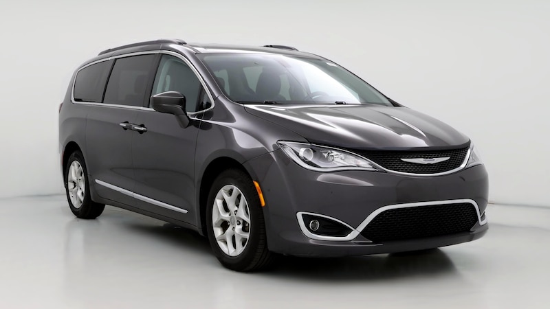 2017 Chrysler Pacifica Touring L Hero Image