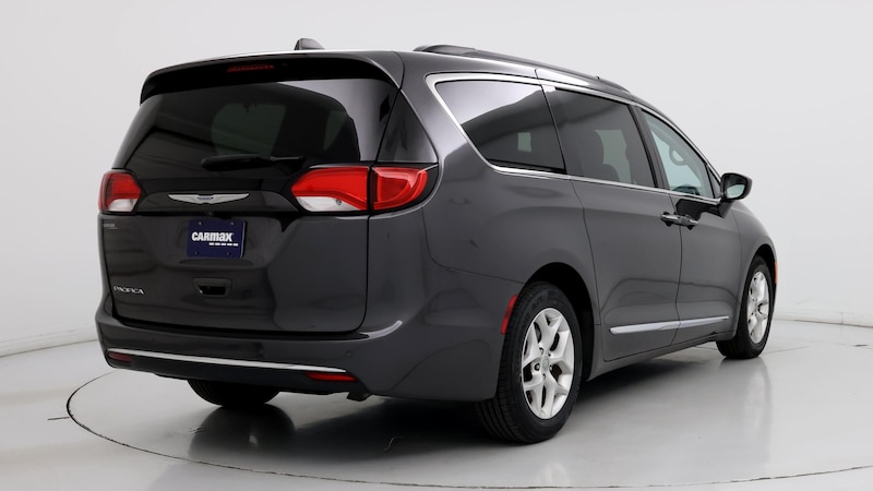 2017 Chrysler Pacifica Touring L 8