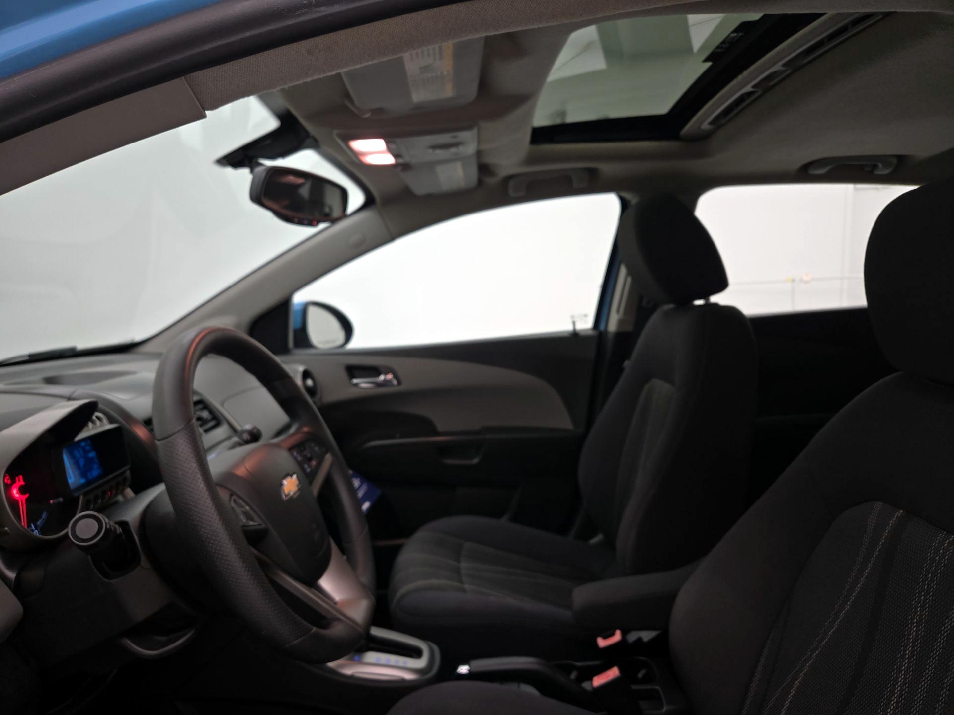 Thumbnail: 2014 Chevrolet Sonic - 17