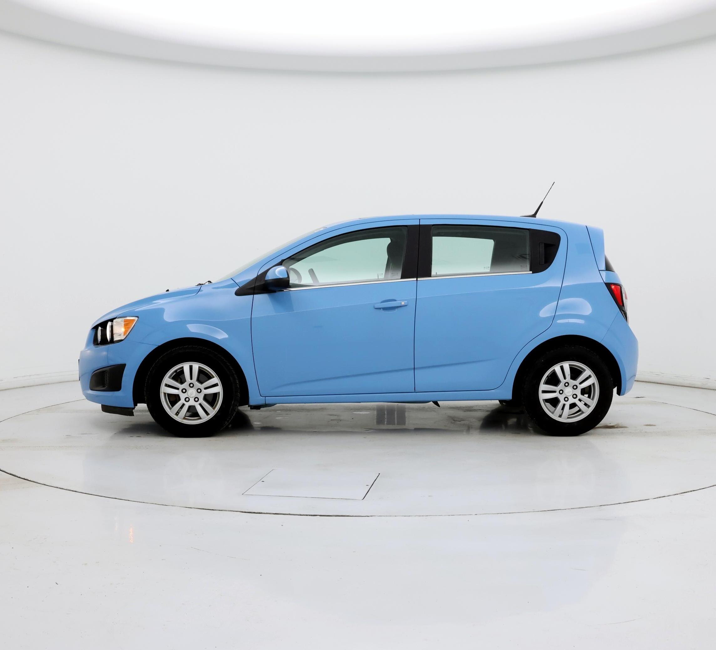Thumbnail: 2014 Chevrolet Sonic - 3