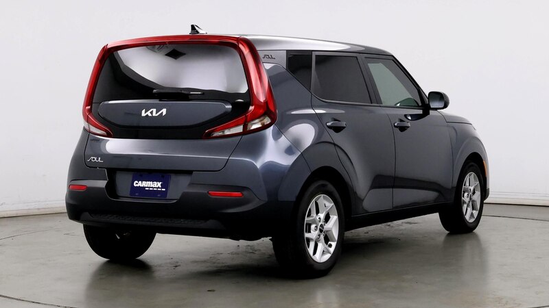 2022 Kia Soul LX 8