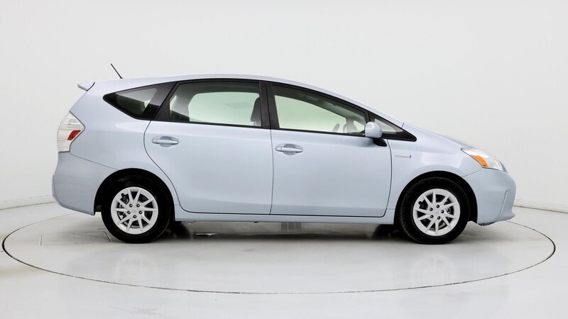 2013 Toyota Prius v Three 7