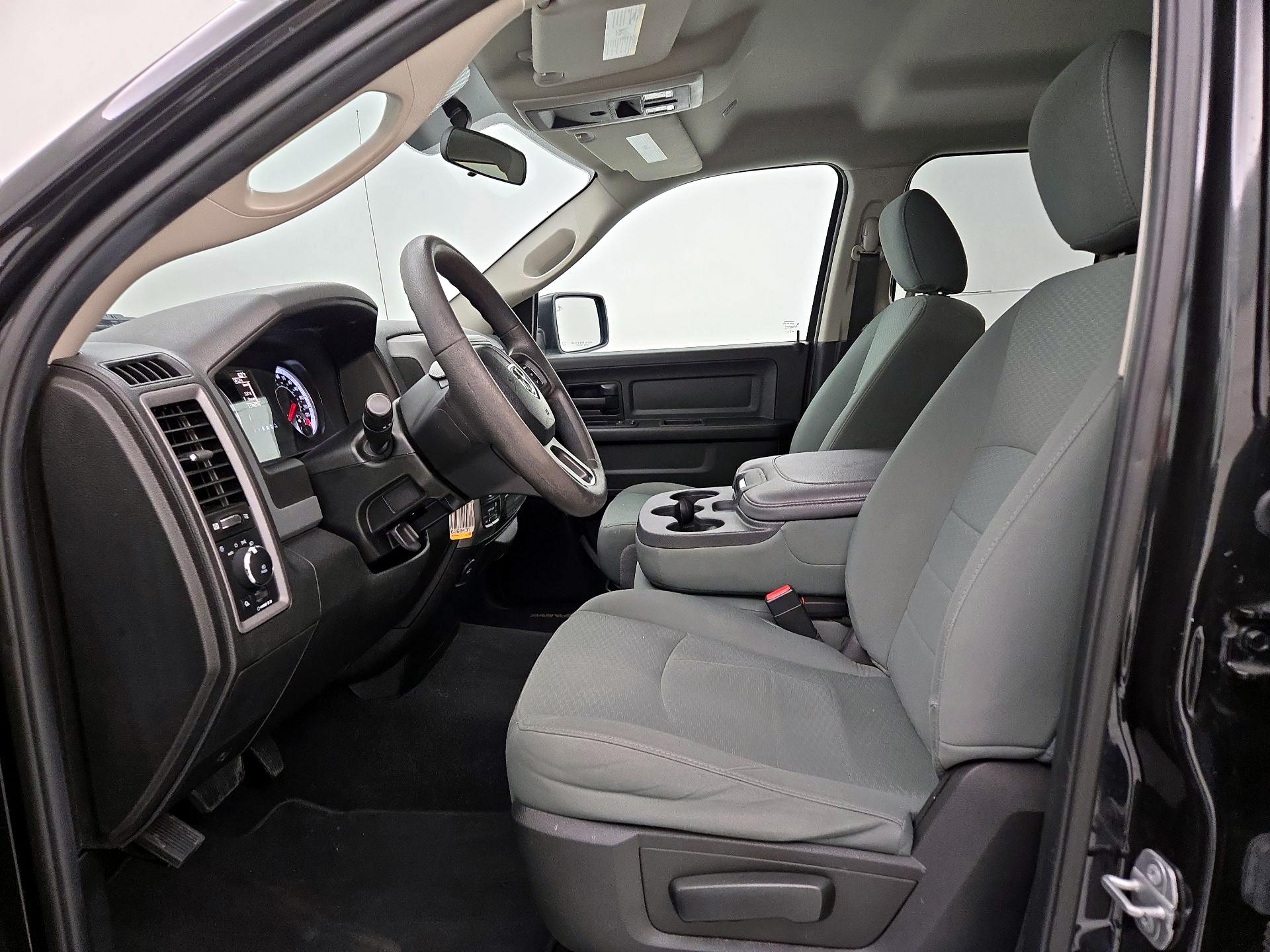 Thumbnail: 2019 RAM 1500 Classic - 11