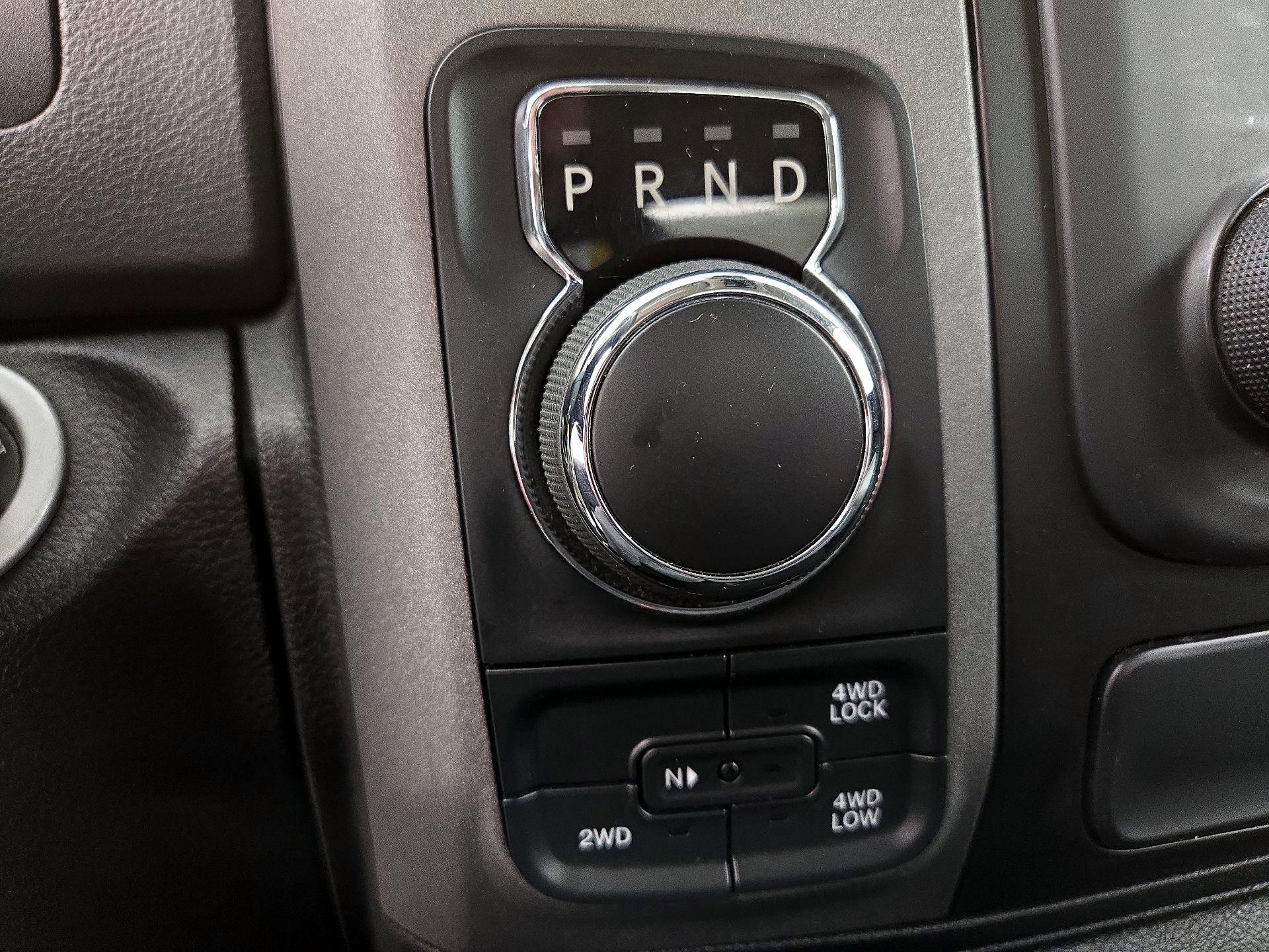 Thumbnail: 2019 RAM 1500 Classic - 17