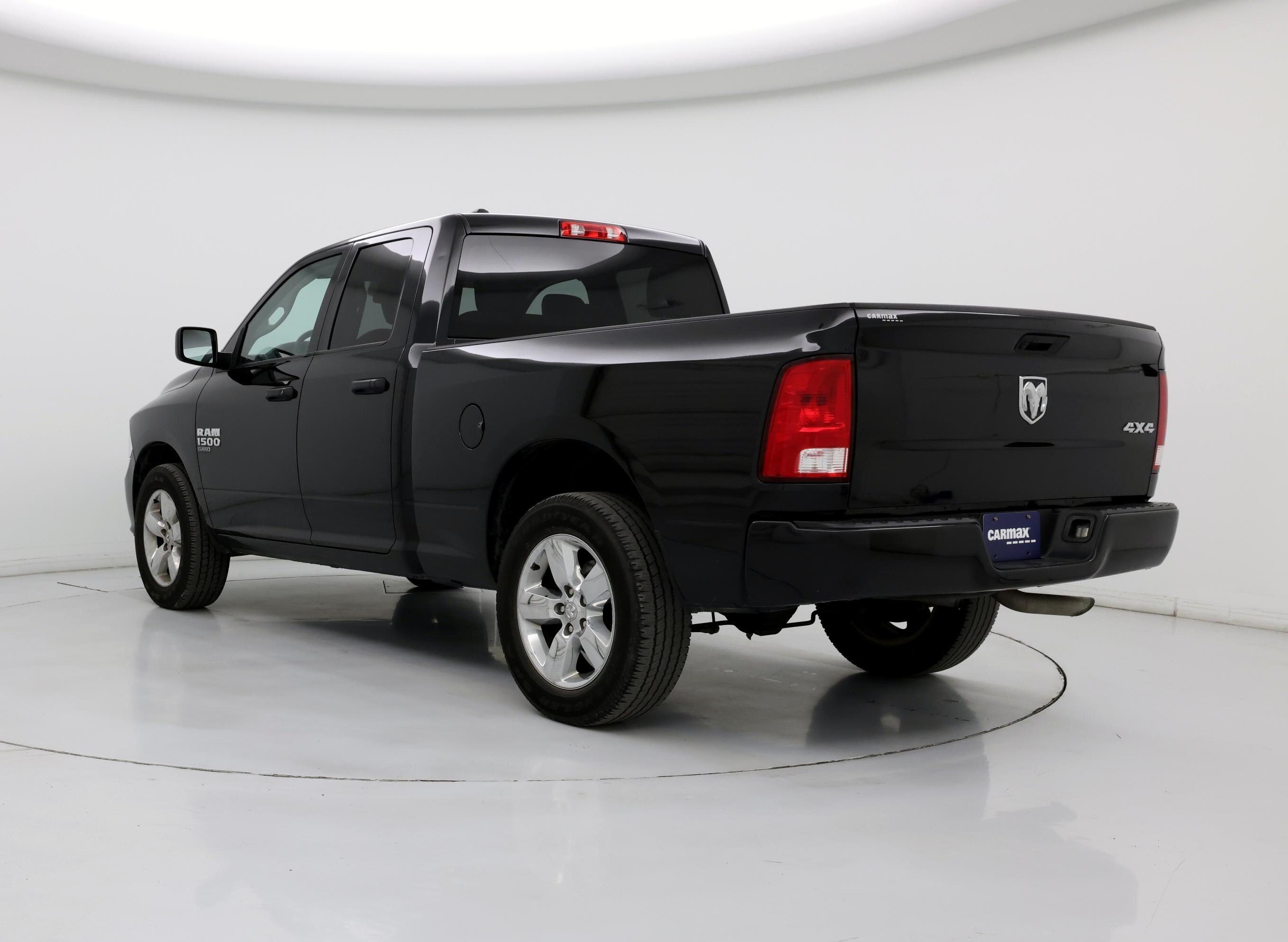 Thumbnail: 2019 RAM 1500 Classic - 2