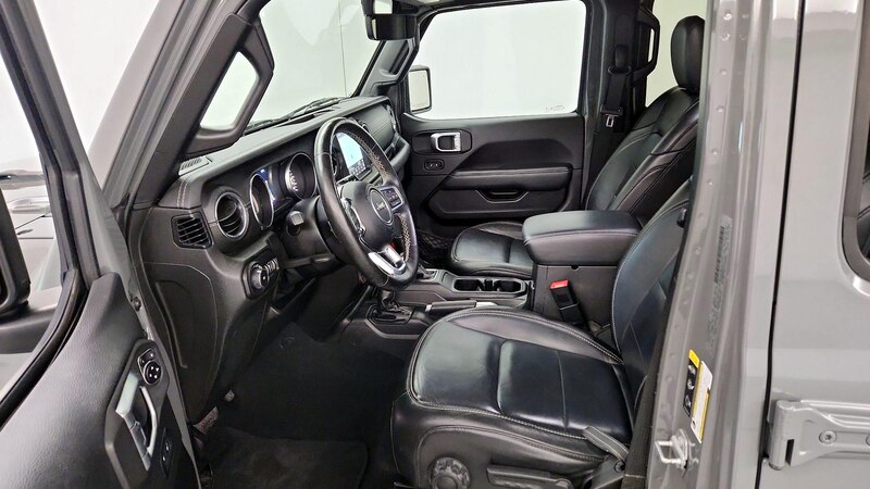 2020 Jeep Wrangler Unlimited Sahara 11