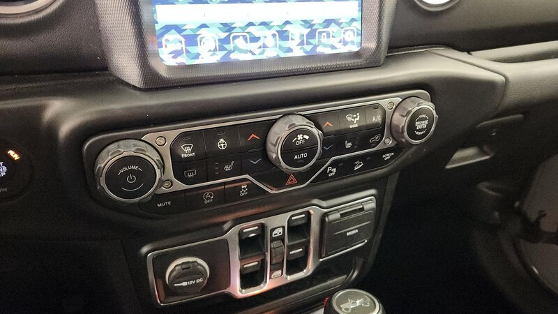 2020 Jeep Wrangler Unlimited Sahara 17