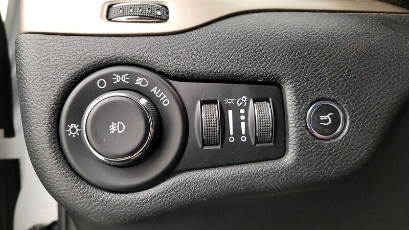 2016 Jeep Cherokee 75th Anniversary Edition 13