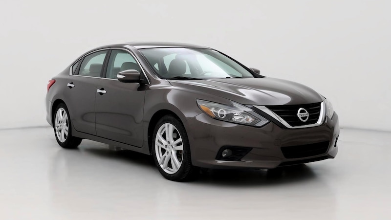 2016 Nissan Altima SL Hero Image