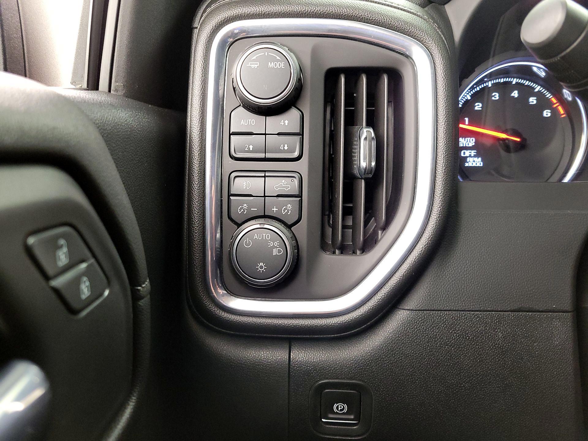 Thumbnail: 2020 Chevrolet Silverado 1500 - 13