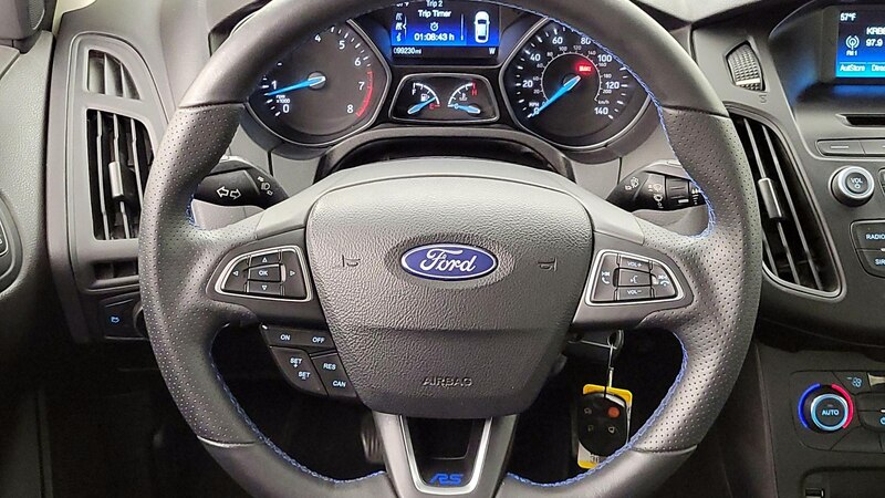2017 Ford Focus SE 10