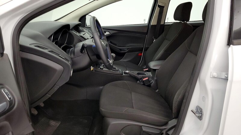 2017 Ford Focus SE 11