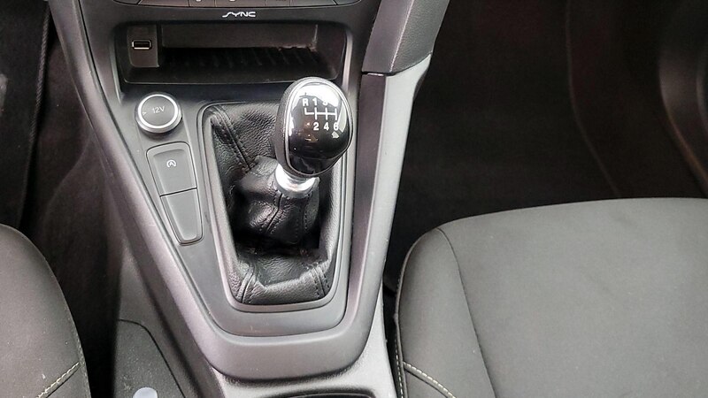 2017 Ford Focus SE 17