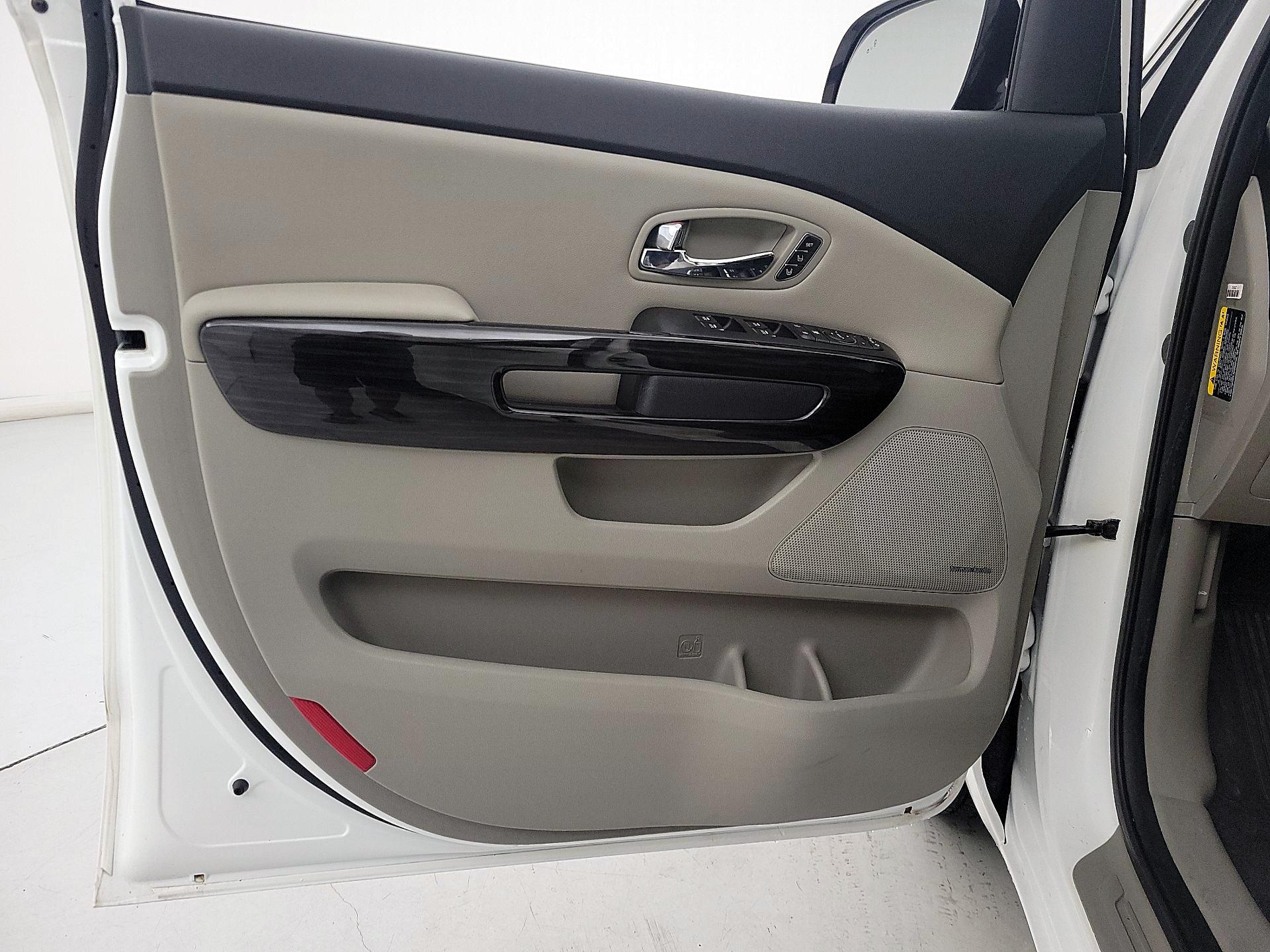 Thumbnail: 2021 Kia Sedona - 12