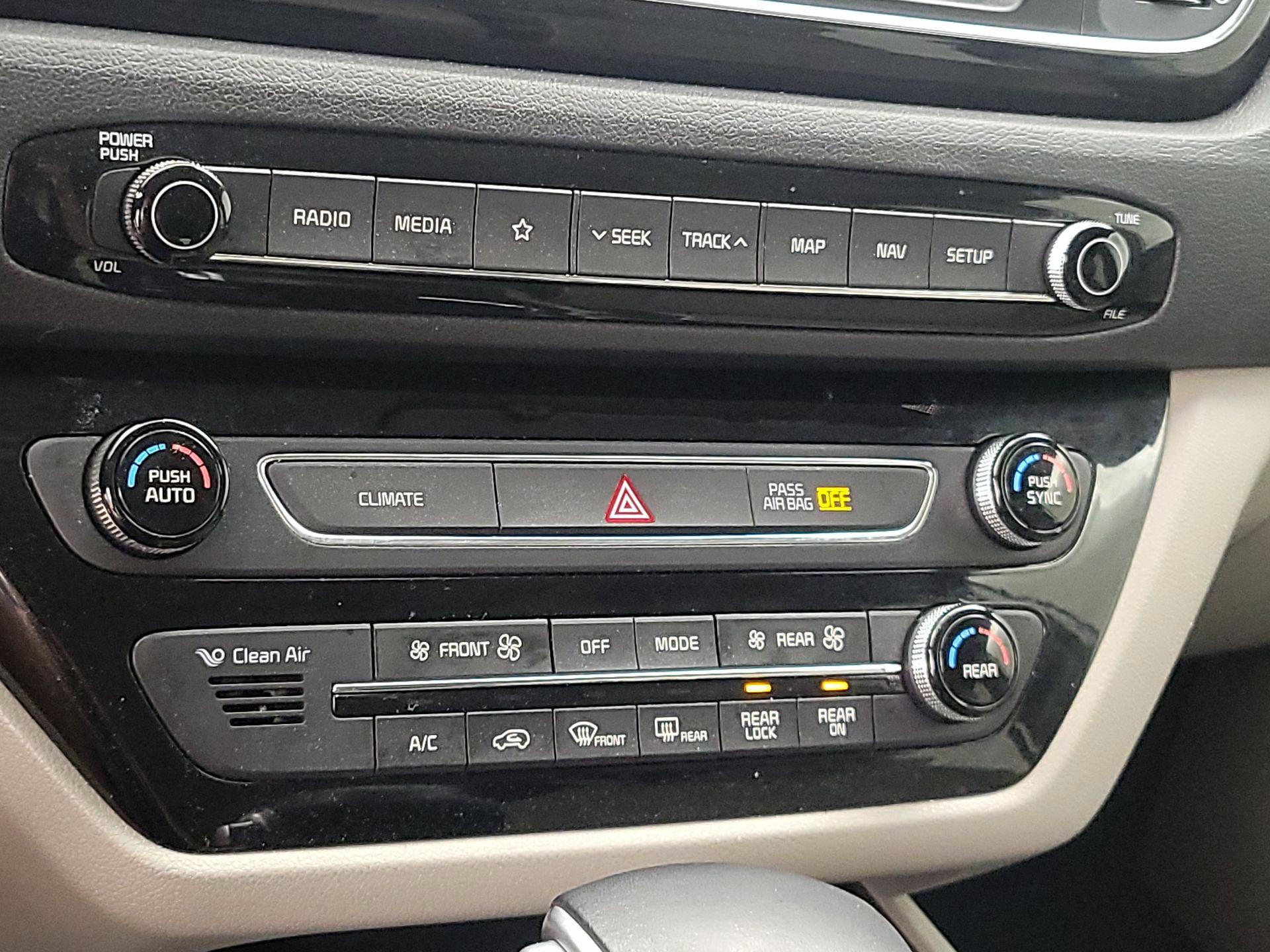 Thumbnail: 2021 Kia Sedona - 16