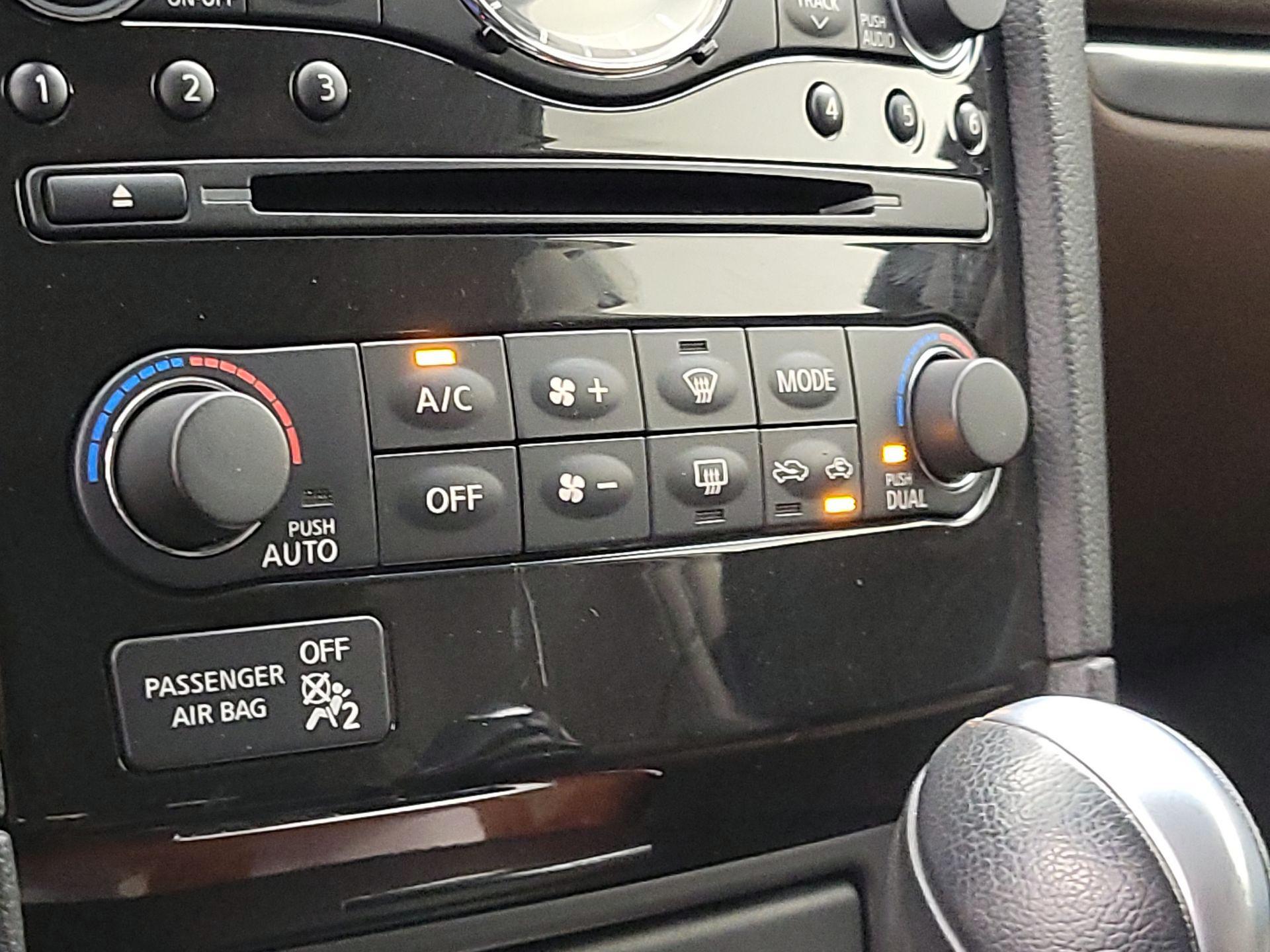 Thumbnail: 2014 INFINITI QX70 - 17