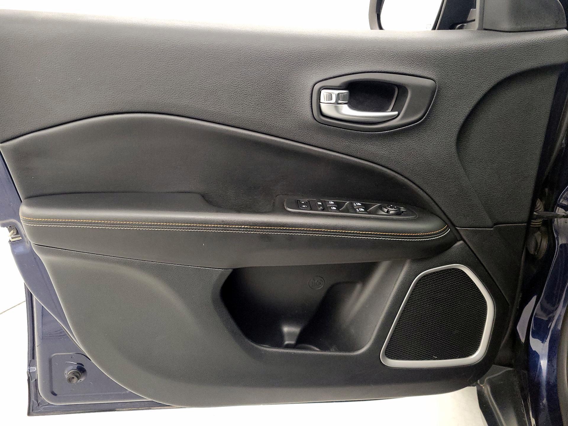 Thumbnail: 2019 Jeep Compass - 12