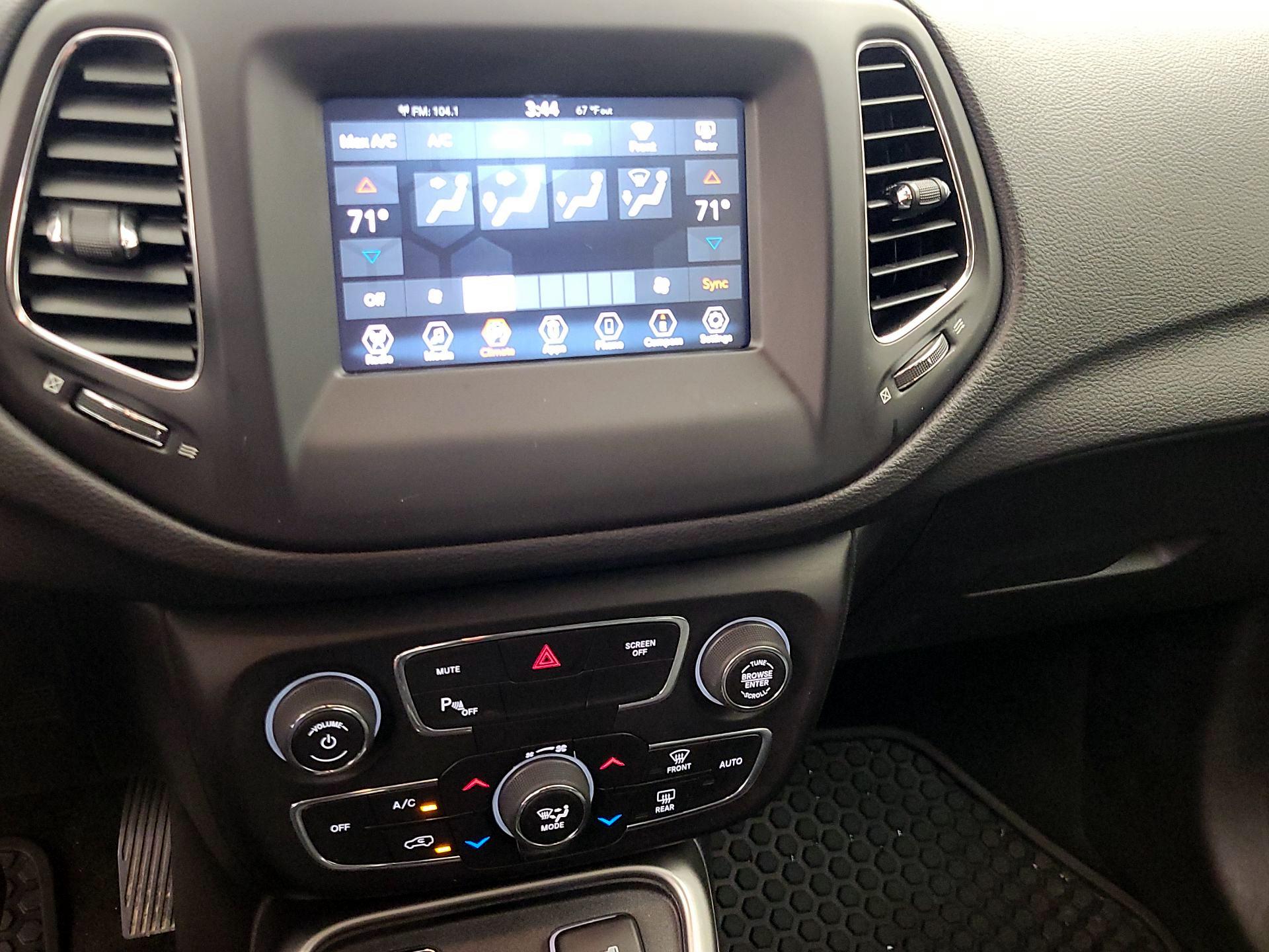 Thumbnail: 2019 Jeep Compass - 16