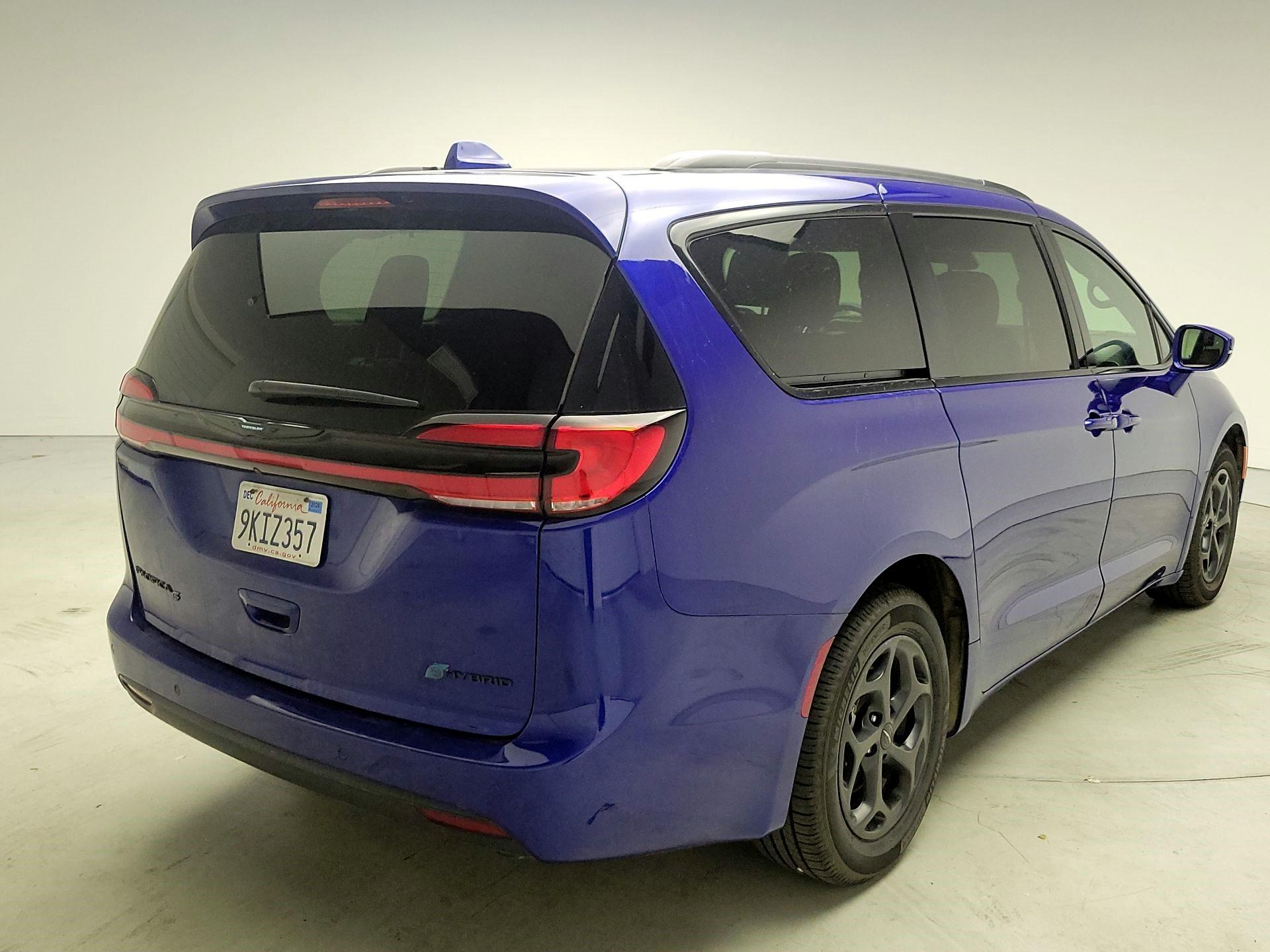 Thumbnail: 2021 Chrysler Pacifica - 5