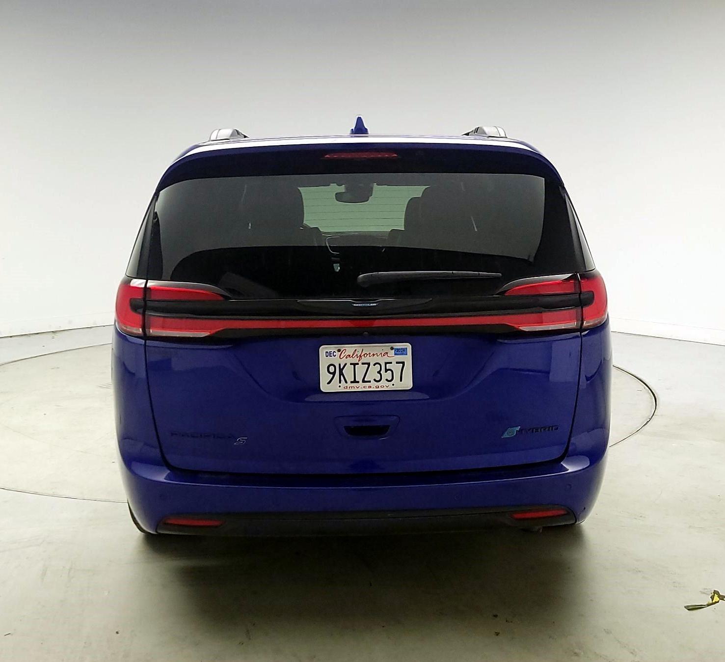 Thumbnail: 2021 Chrysler Pacifica - 6