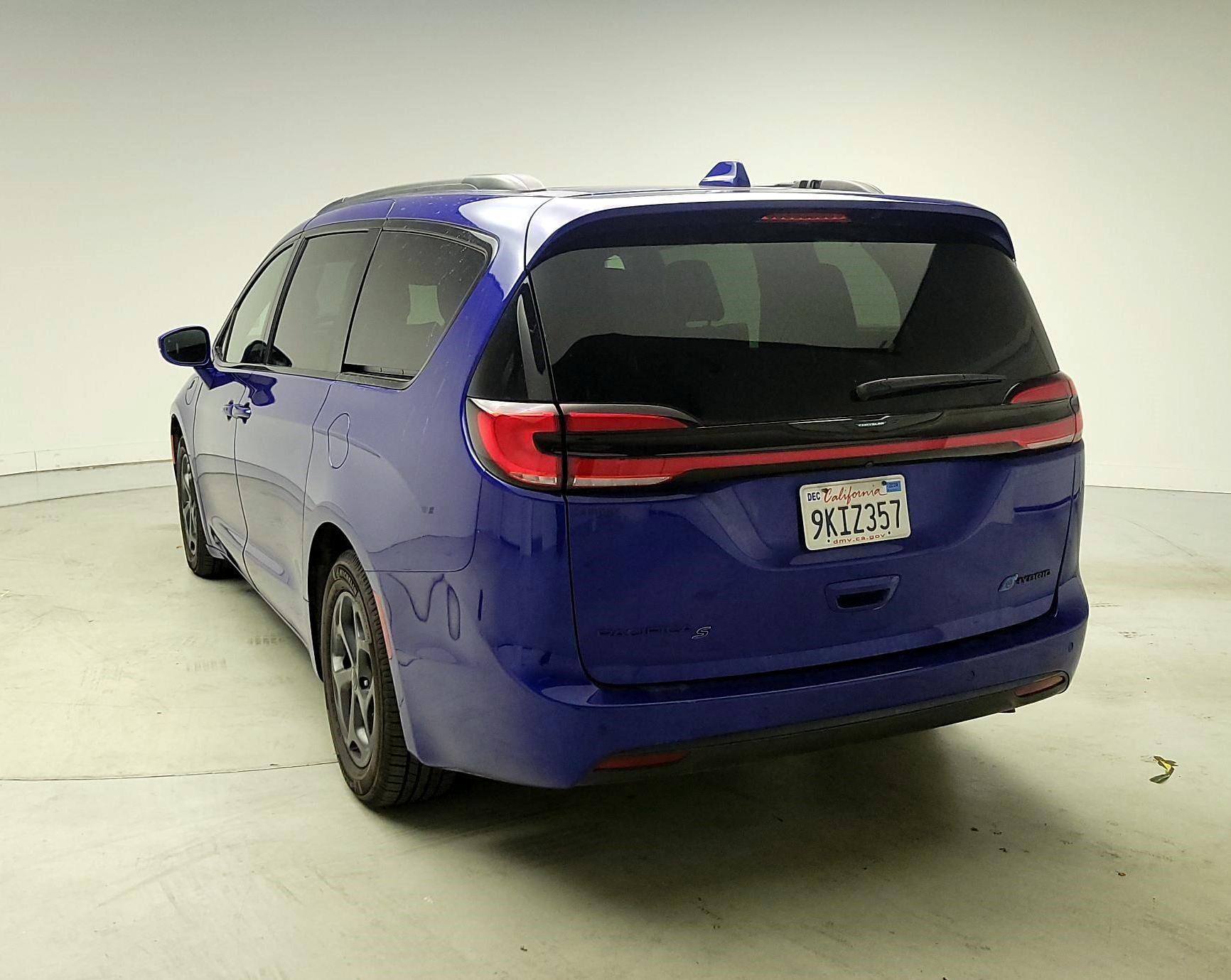 Thumbnail: 2021 Chrysler Pacifica - 7