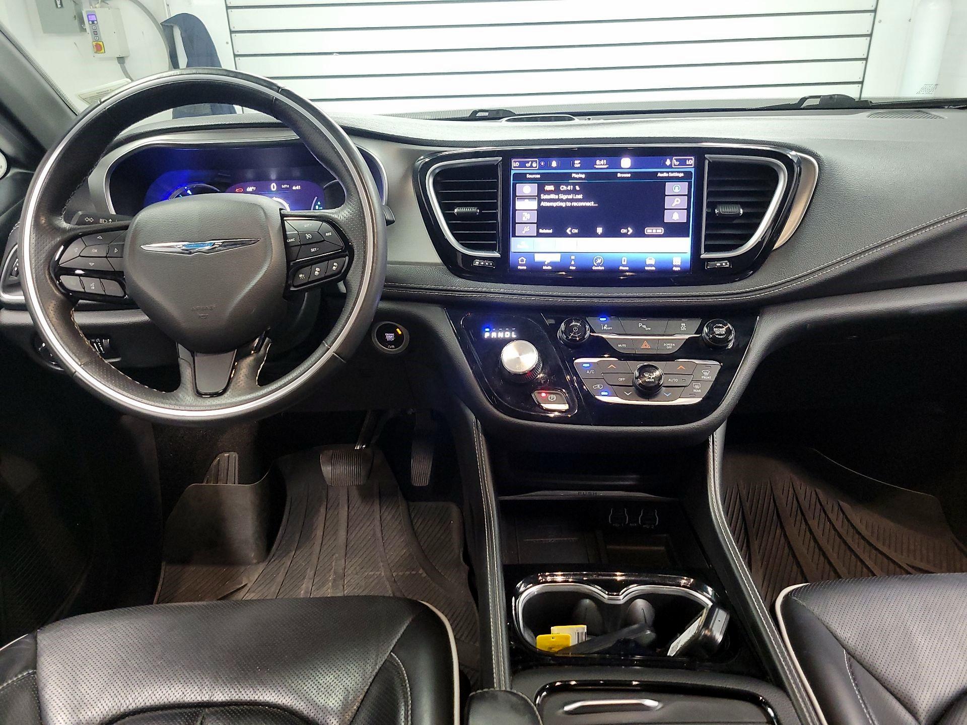 Thumbnail: 2021 Chrysler Pacifica - 8