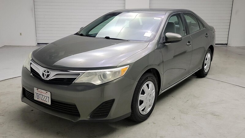 2013 Toyota Camry LE 3