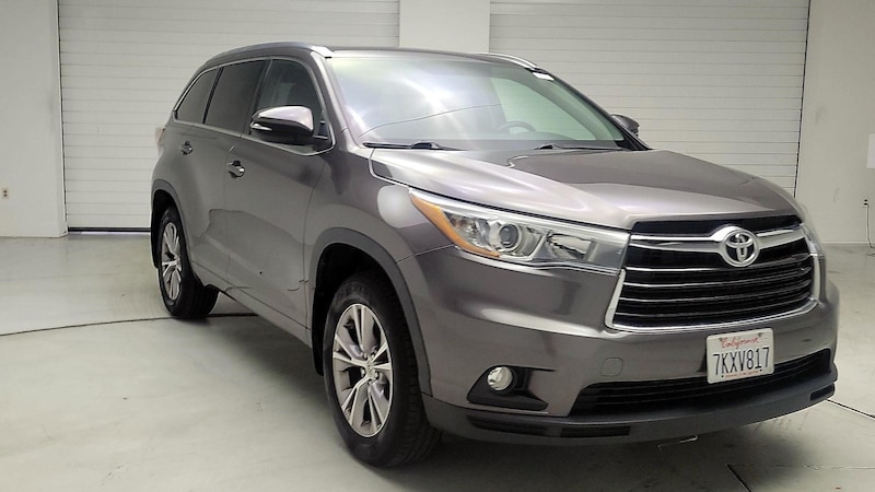 2015 Toyota Highlander XLE Hero Image