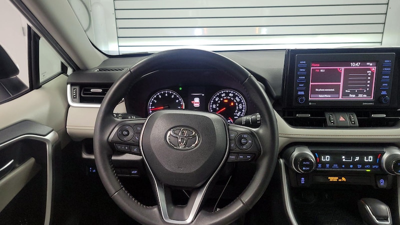 2020 Toyota RAV4 XLE Premium 10