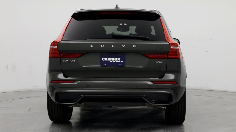 2022 Volvo XC60 B6 R-Design 6