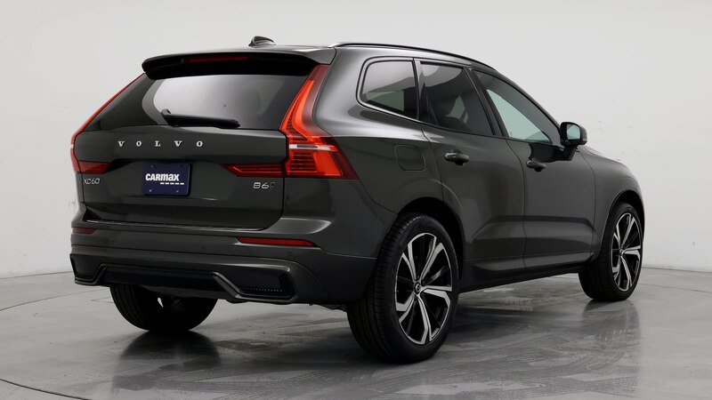 2022 Volvo XC60 B6 R-Design 8