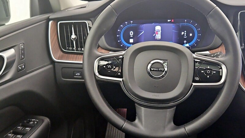 2024 Volvo XC60 B5 Plus 10