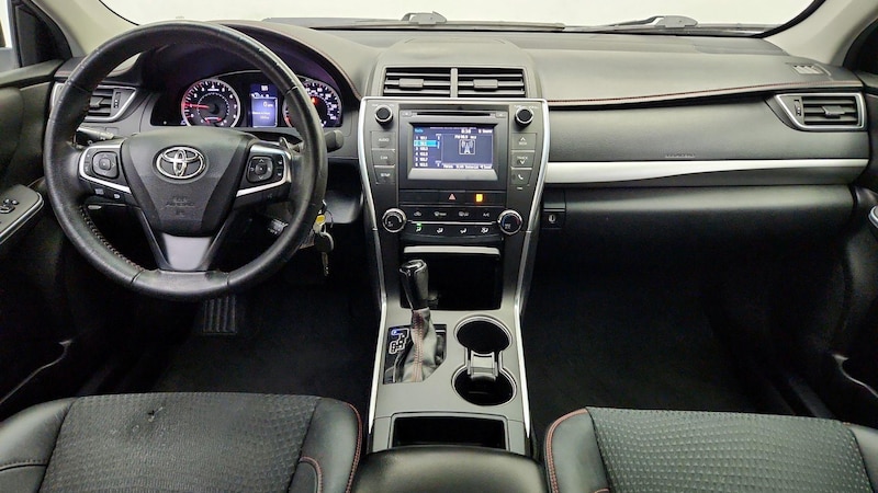 2015 Toyota Camry SE 9