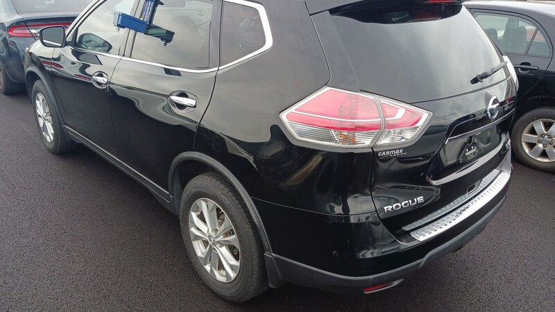 2015 Nissan Rogue SV 4