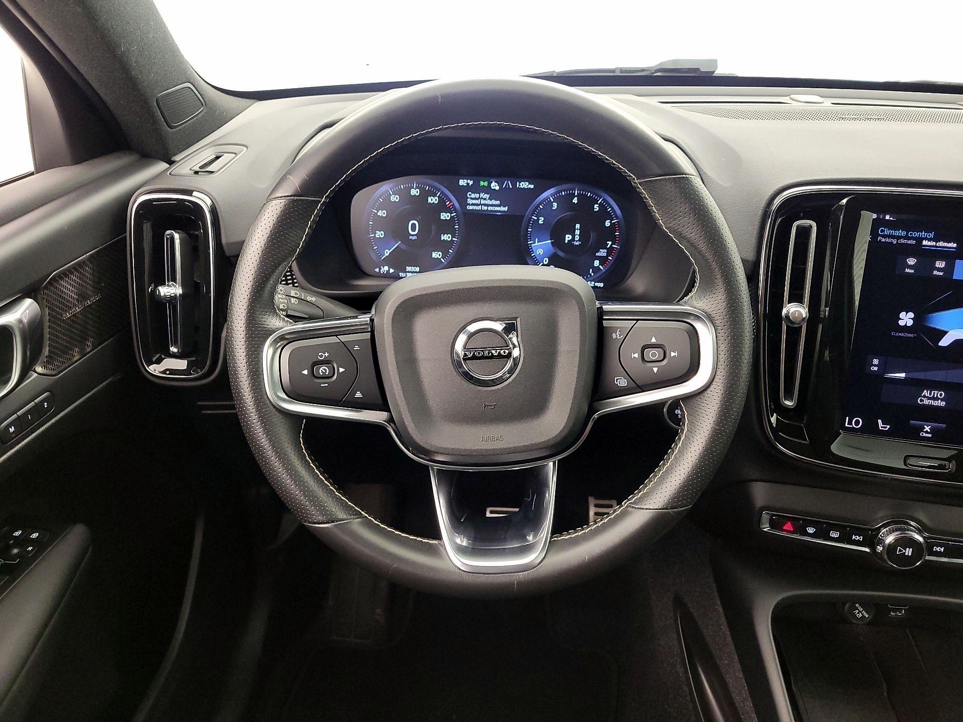 Thumbnail: 2021 Volvo XC40 - 10