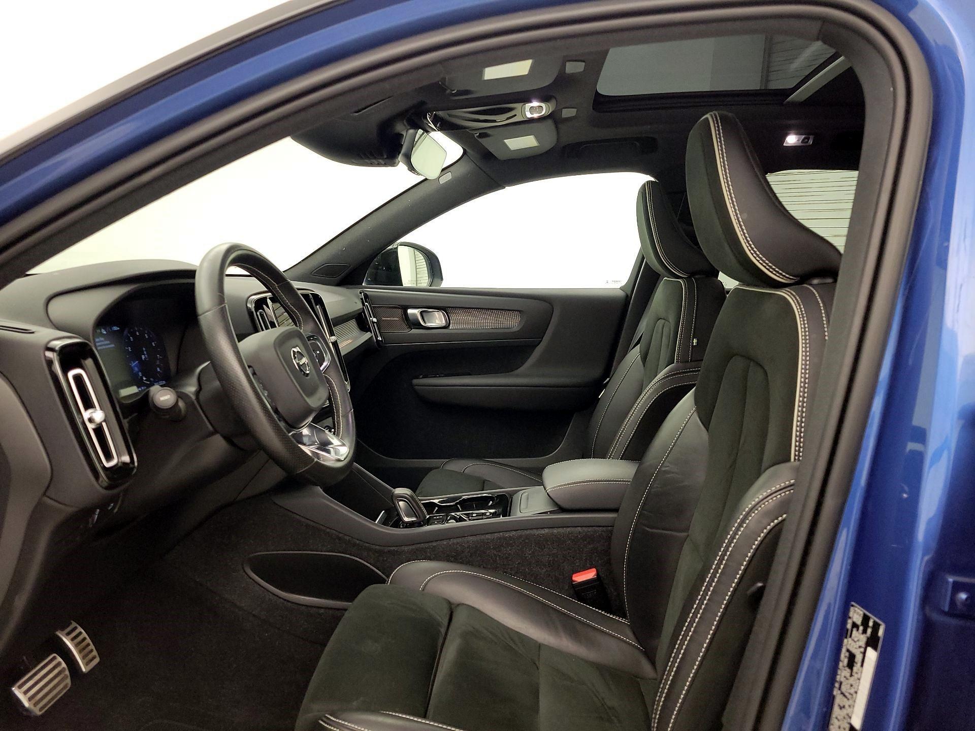Thumbnail: 2021 Volvo XC40 - 19