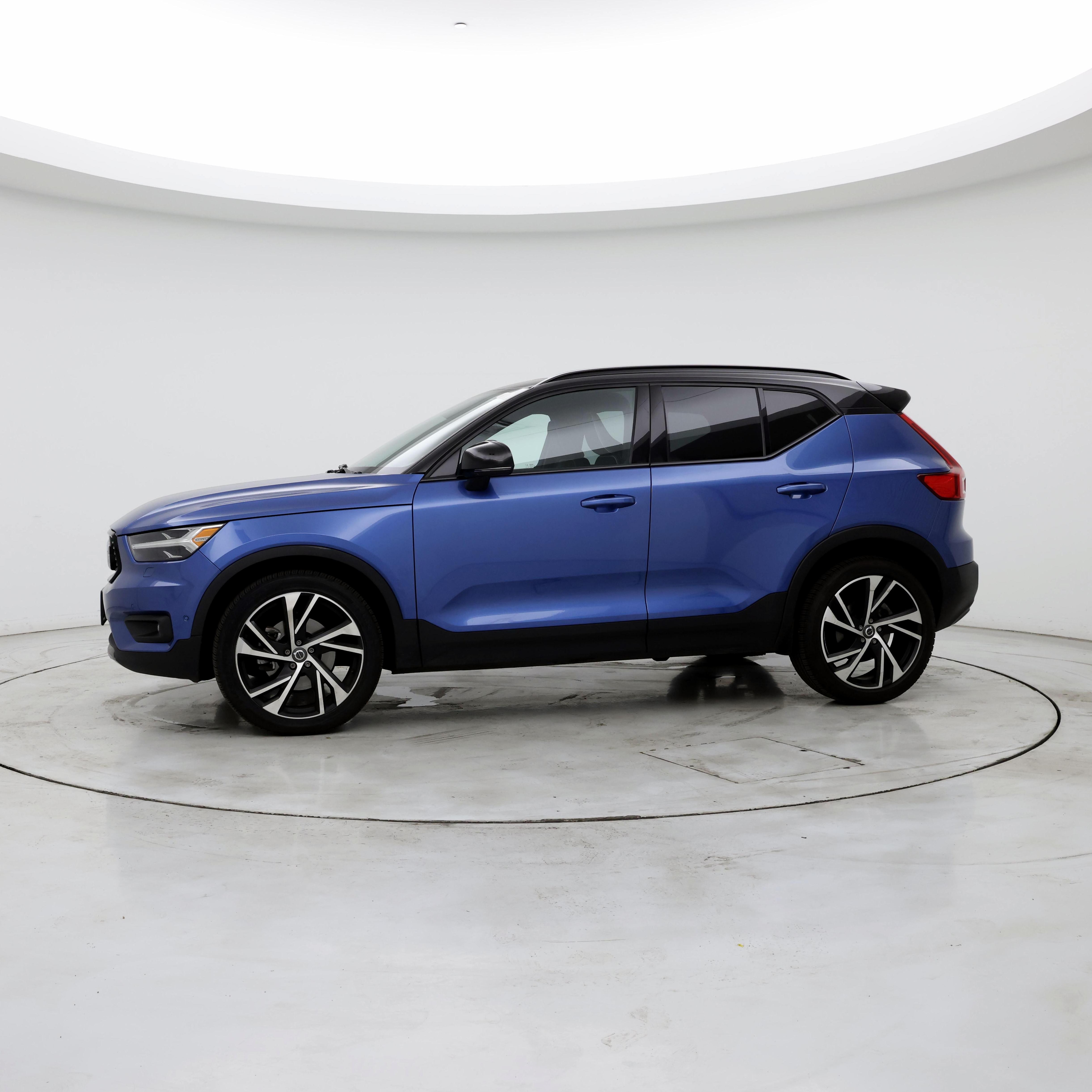 Thumbnail: 2021 Volvo XC40 - 3