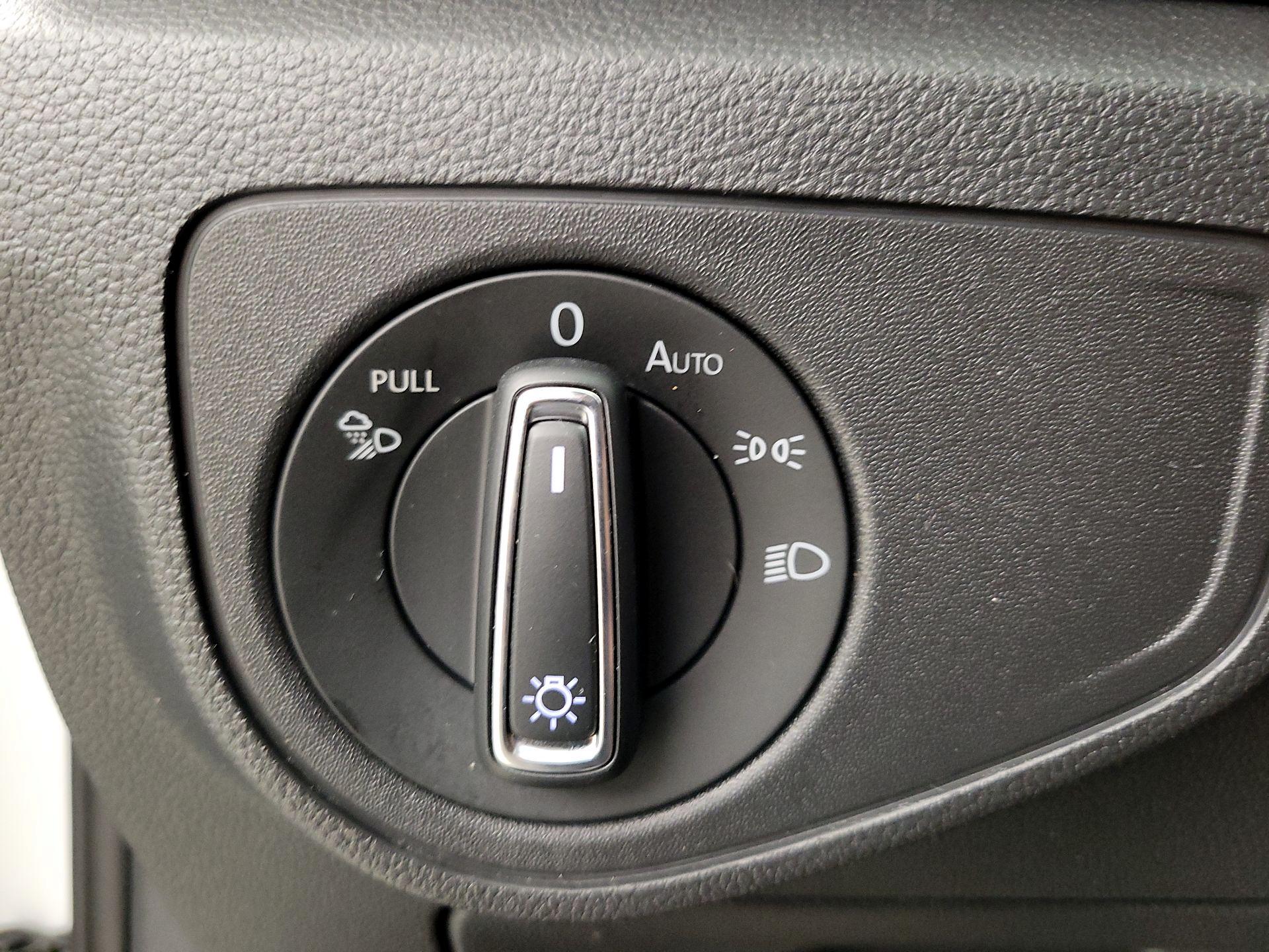 Thumbnail: 2021 Volkswagen Atlas - 13