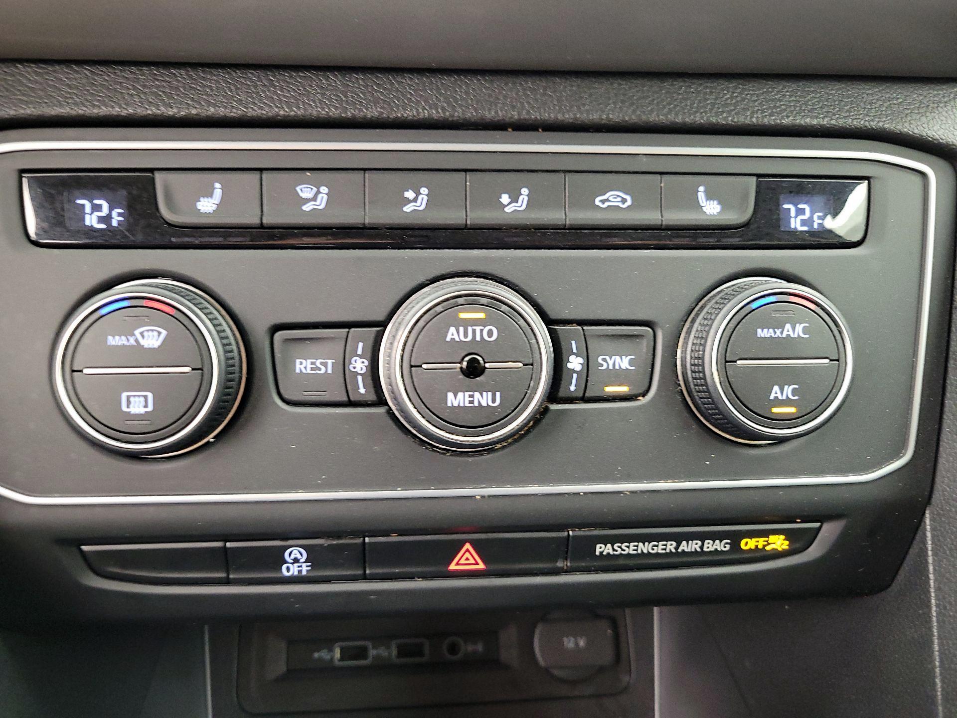 Thumbnail: 2021 Volkswagen Atlas - 16