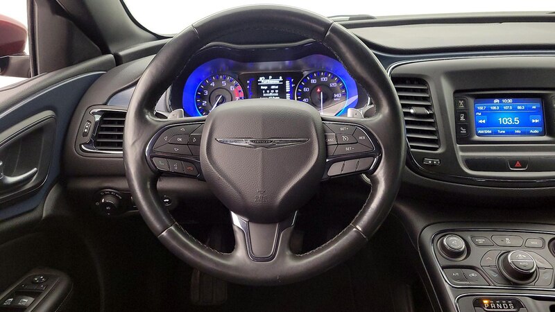 2015 Chrysler 200 S 10